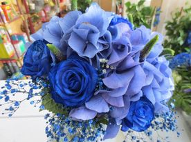 Floristería Clío Ramo con flores tonos azules