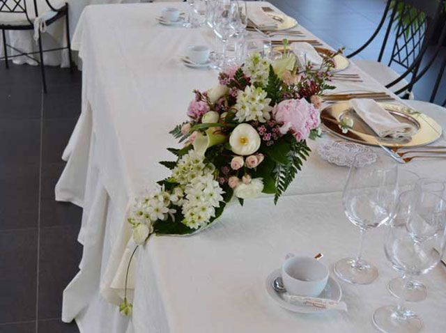 Floristería Clío Ramo floral sobre mesa